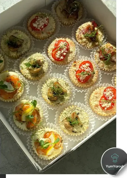 Ассорти: с грибами, беконом, форелью, креветками